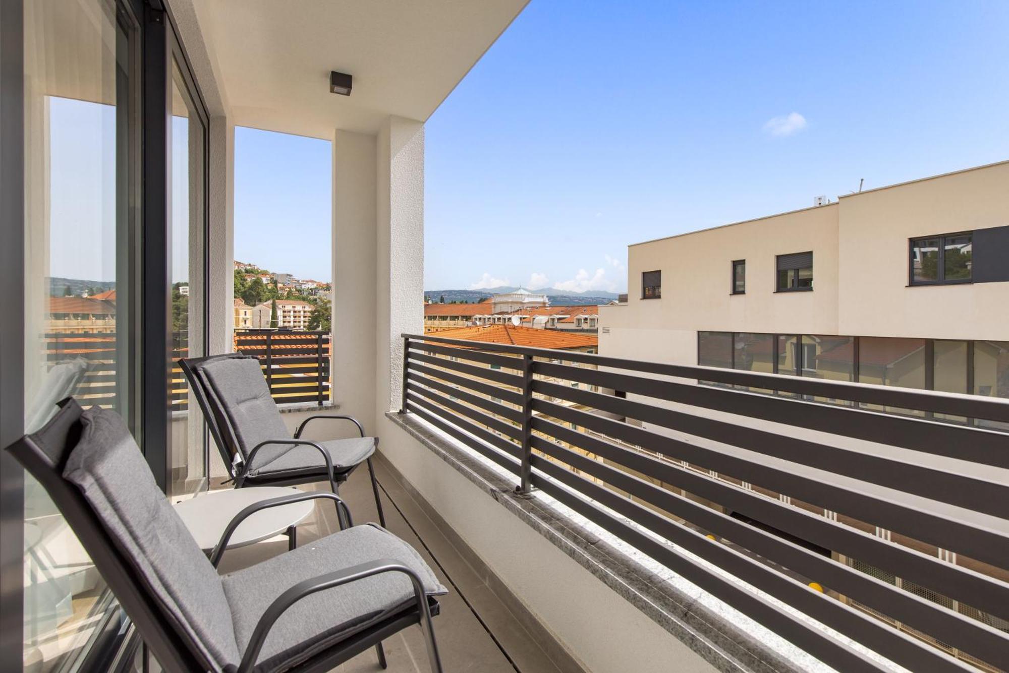 Belinda Apartments With Balcony & Private Parking Opatija Exterior photo