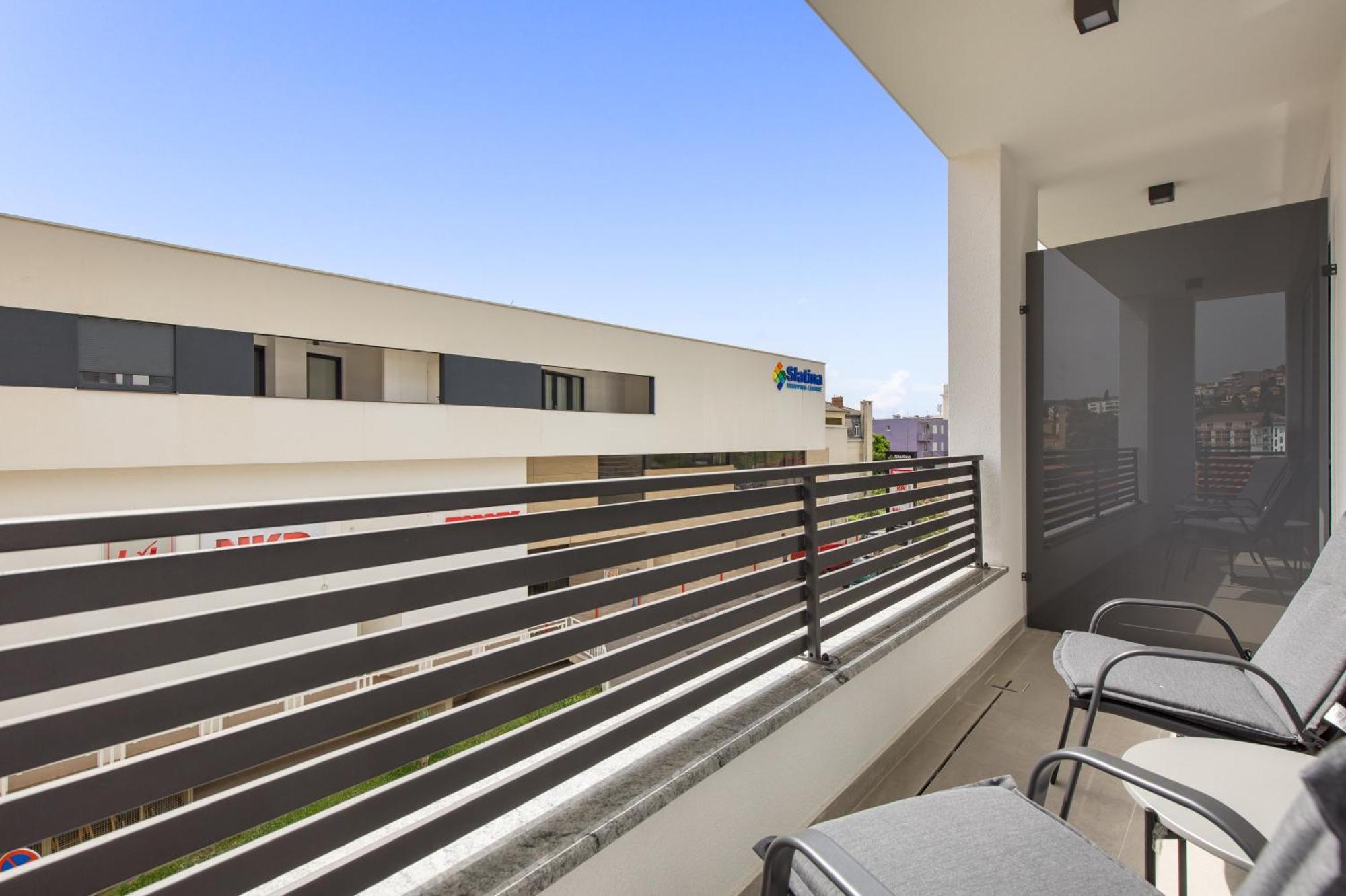 Belinda Apartments With Balcony & Private Parking Opatija Exterior photo