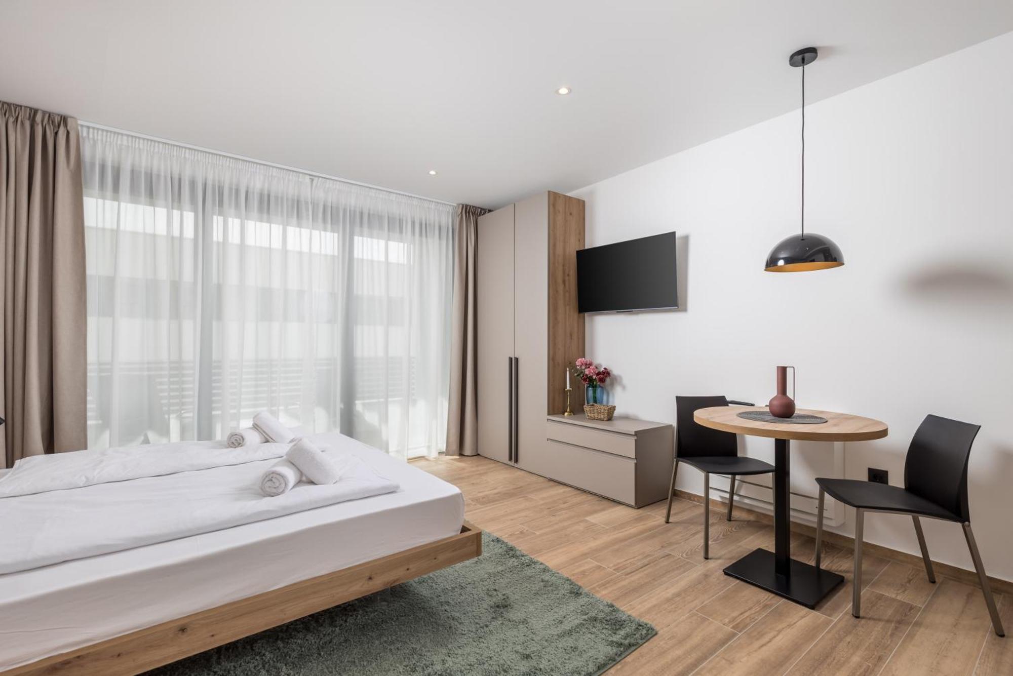 Belinda Apartments With Balcony & Private Parking Opatija Exterior photo