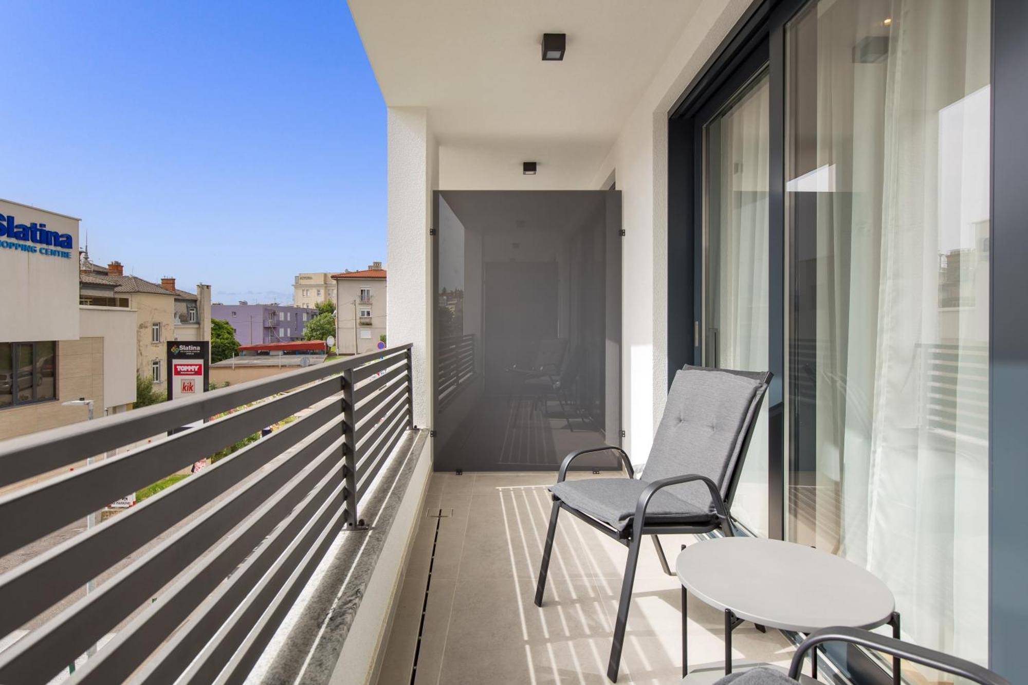 Belinda Apartments With Balcony & Private Parking Opatija Exterior photo