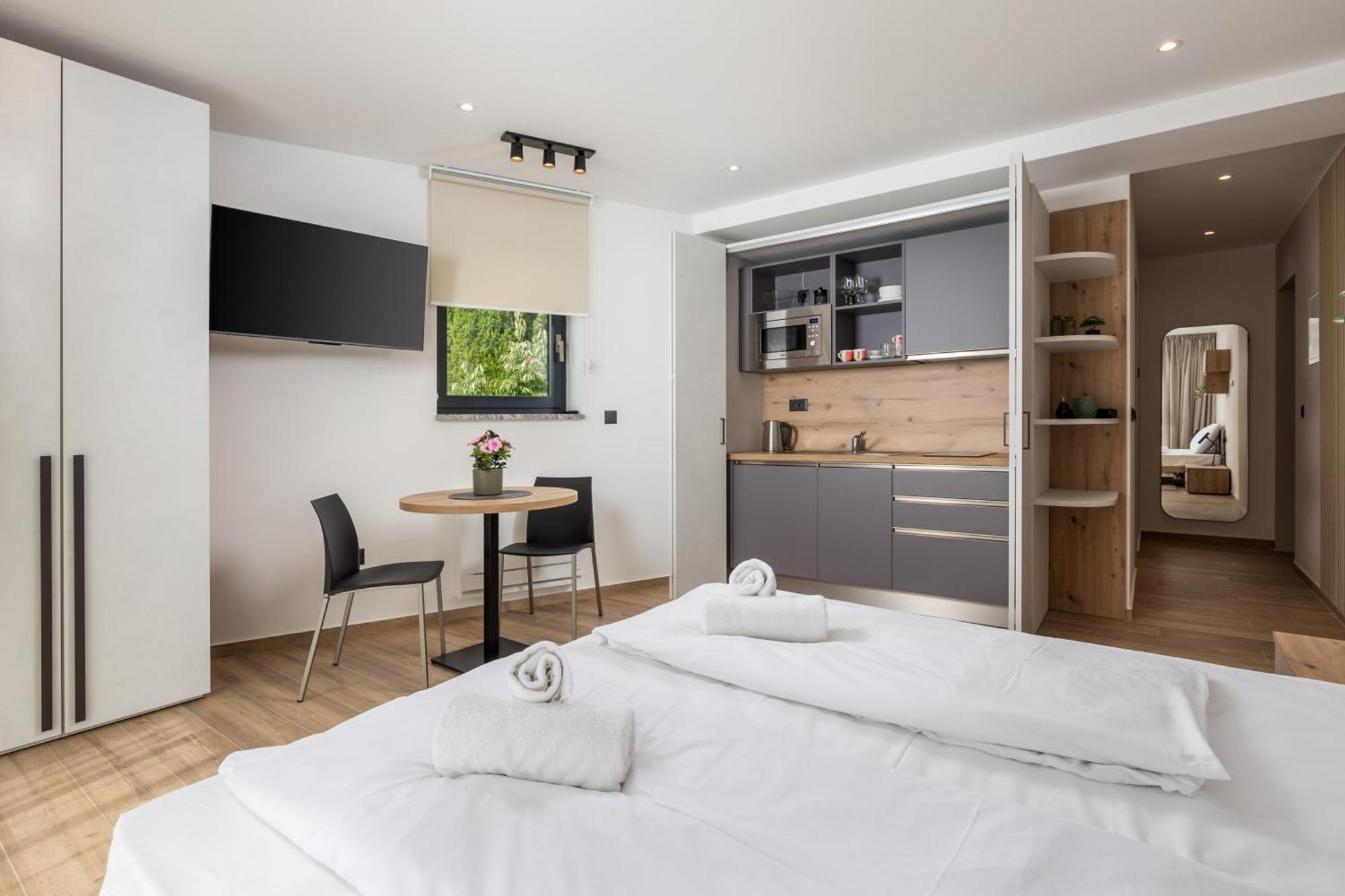 Belinda Apartments With Balcony & Private Parking Opatija Exterior photo