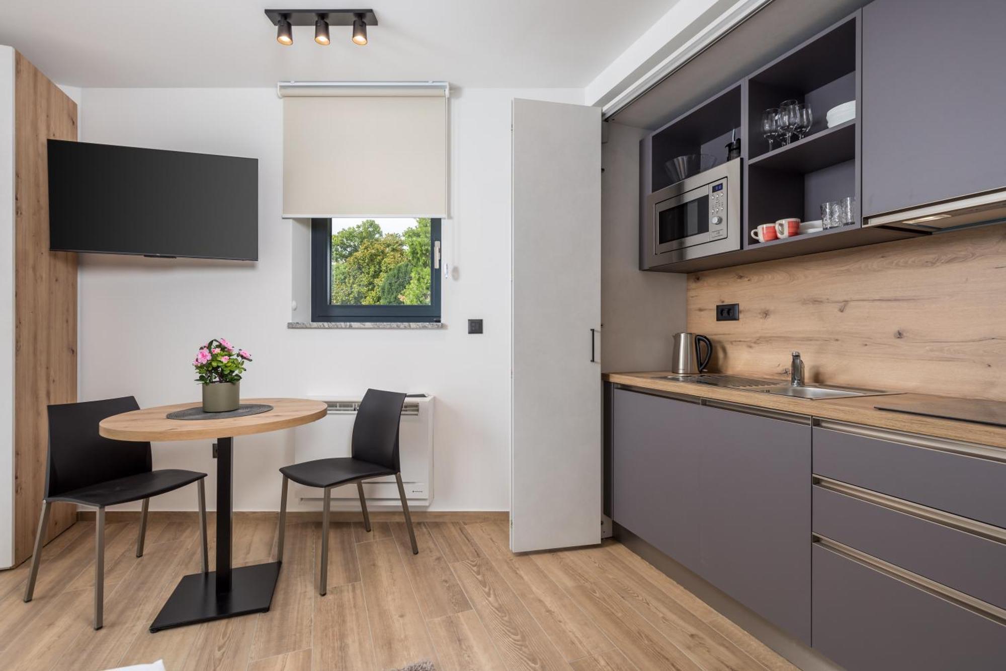 Belinda Apartments With Balcony & Private Parking Opatija Exterior photo