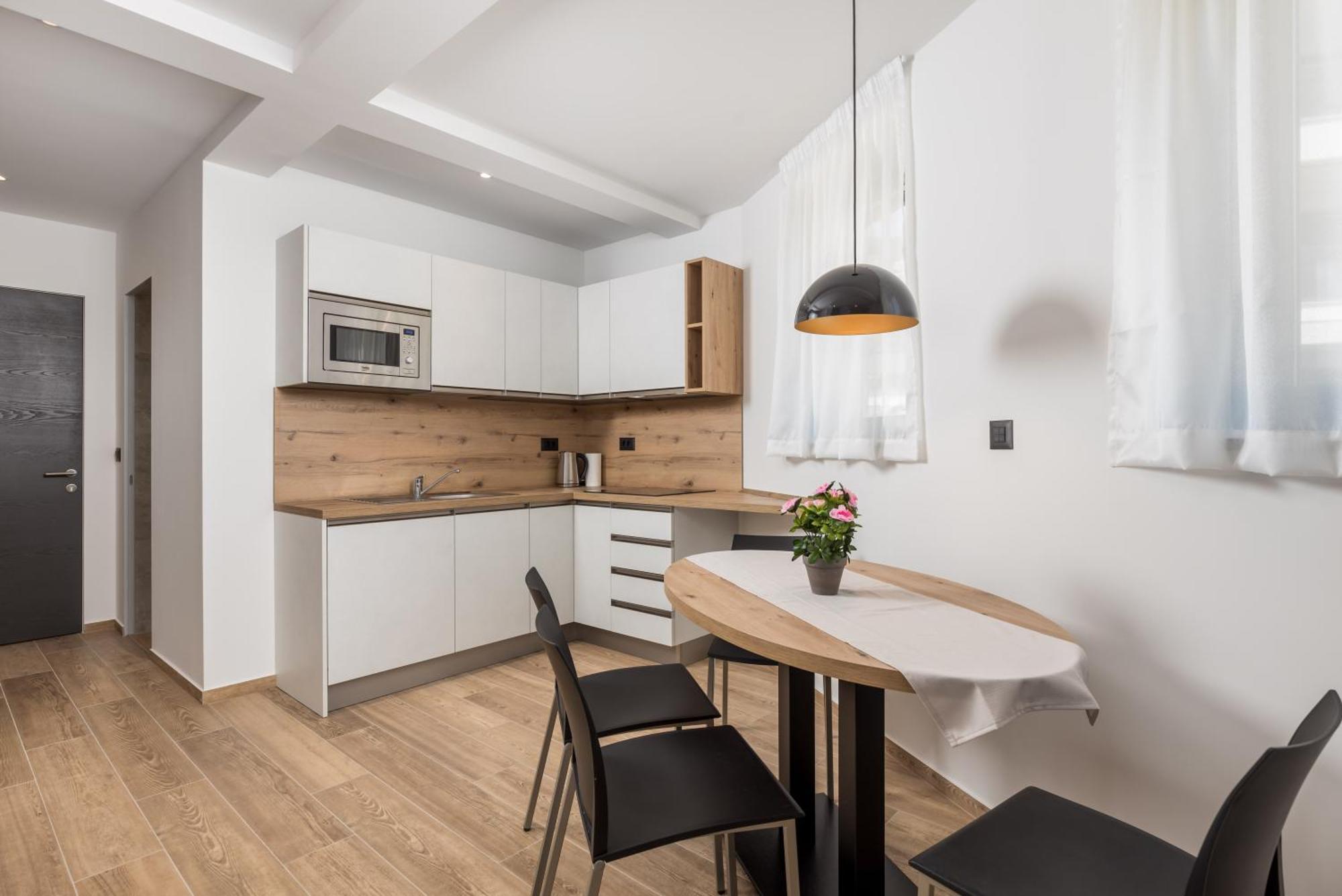 Belinda Apartments With Balcony & Private Parking Opatija Exterior photo