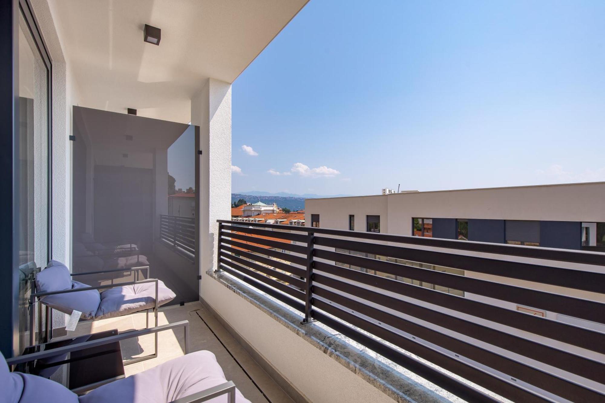 Belinda Apartments With Balcony & Private Parking Opatija Exterior photo