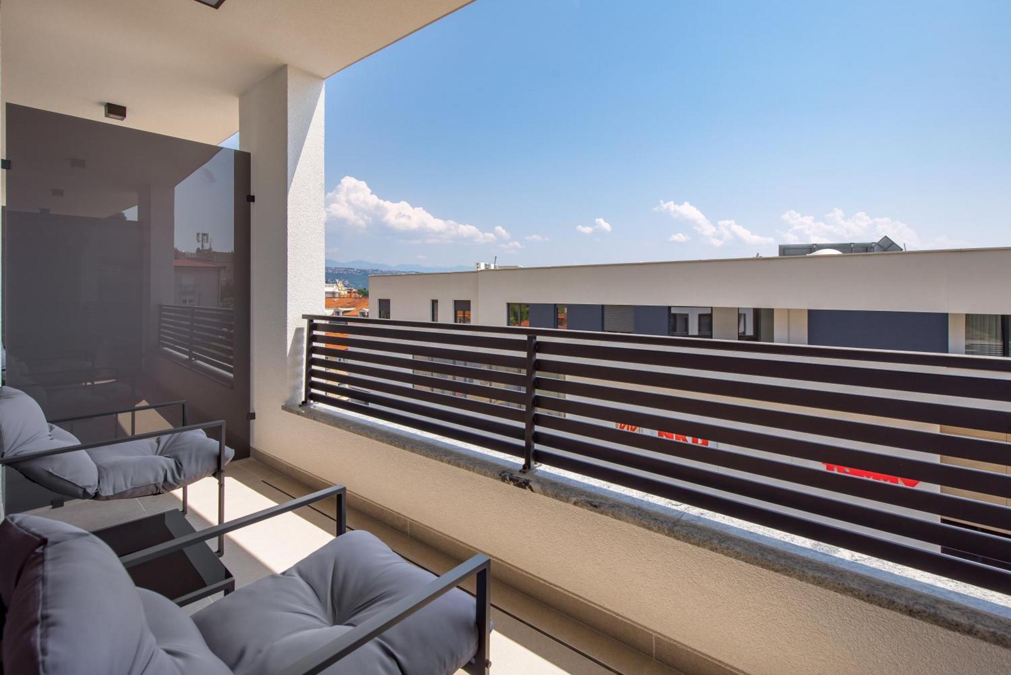 Belinda Apartments With Balcony & Private Parking Opatija Exterior photo