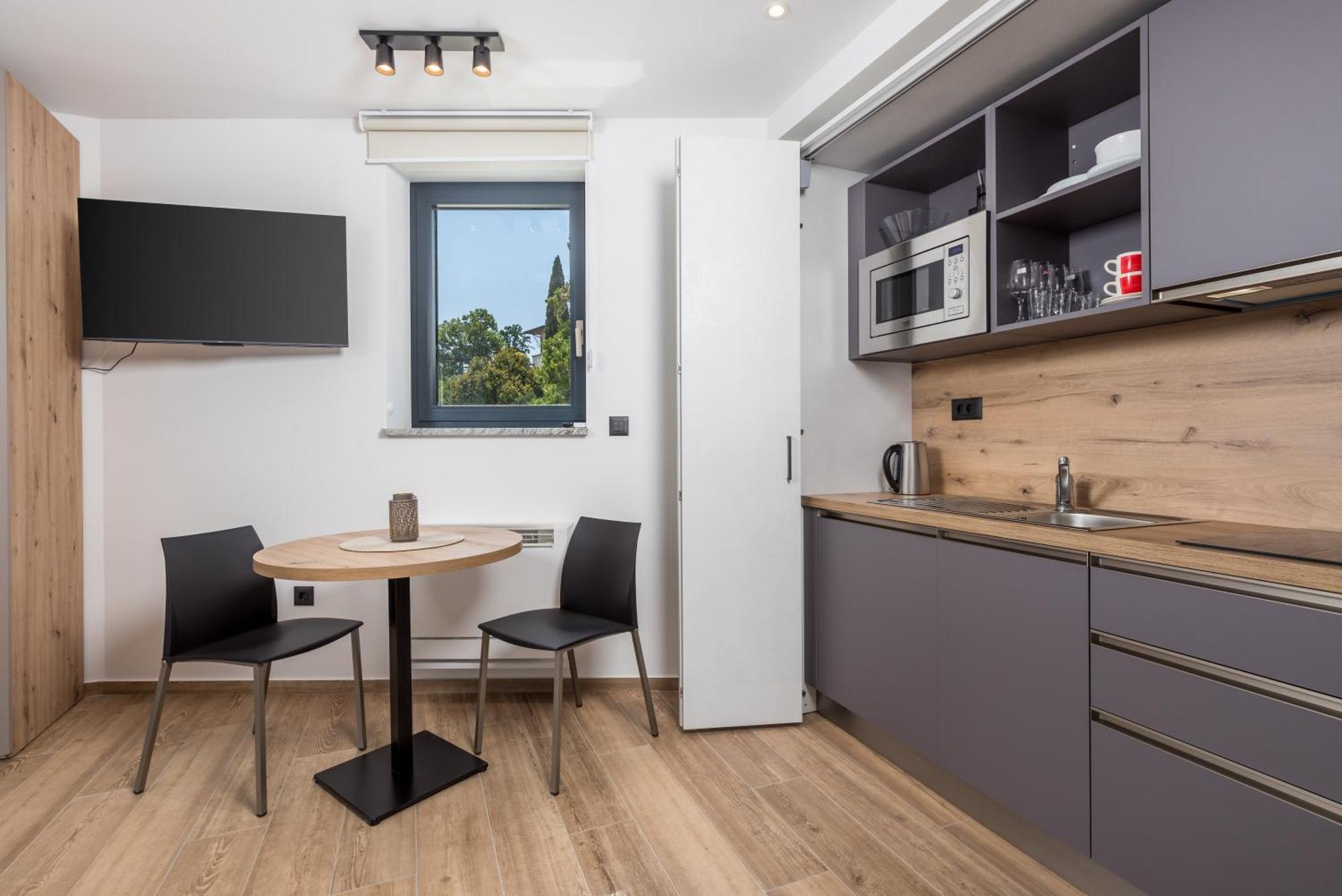 Belinda Apartments With Balcony & Private Parking Opatija Exterior photo